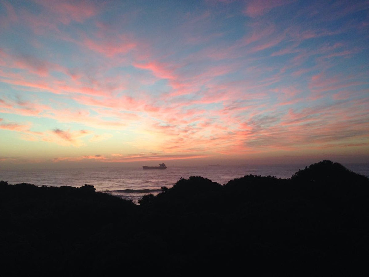 Rogue Rift sunset over the ocean